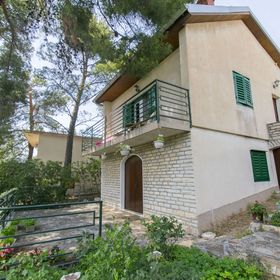 Apartment In the shadow Zaboric