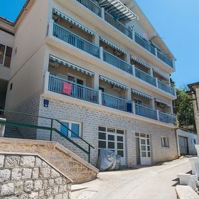 Apartmanok A Tenger Mellett Brist, Makarska - 15714 Brist