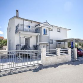 Apartments Crystal Vodice