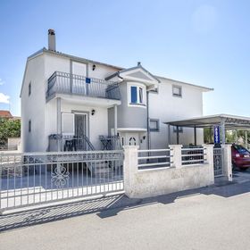 Apartments Crystal Vodice