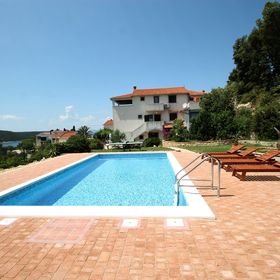 Apartmanok Családok Részére Medencével Kampor, Rab - 15518 Kampor