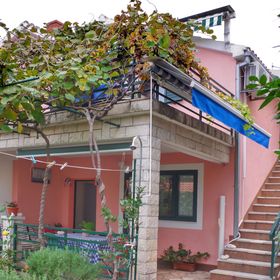 Apartmanok Parkolóhellyel Rogoznica - 15876