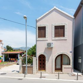Apartmanok A Tenger Mellett Kastel Stari, Kastela - 15894 Kaštel Stari