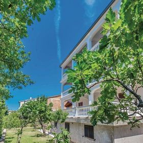 Apartmanok Parkolóhellyel Novi Vinodolski - 15946