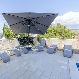 Apartments Katic Razanj