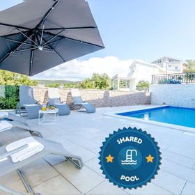 Apartments Katic Razanj