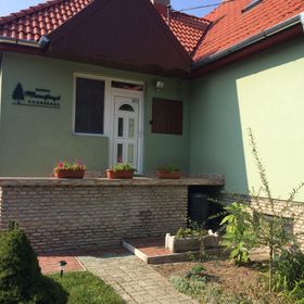 Bakonyi Mamutfenyő Vendégház Tés-Csőszpuszta