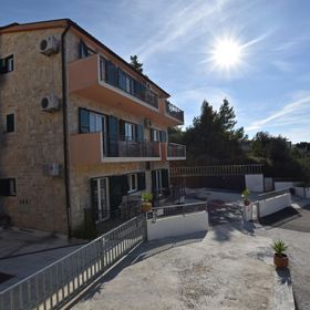 Apartments Ivan Omis II III