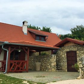 Kikapcsol-lak Pécsely