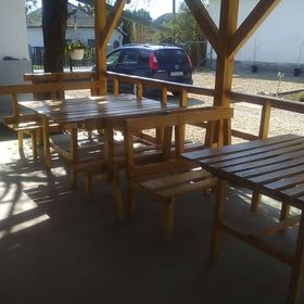 Tiszai-Ékkő Apartmanház Tiszafüred