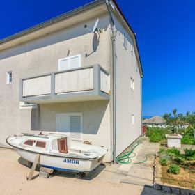 Apartments Carmen Kampor