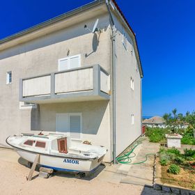 Apartments Carmen Kampor