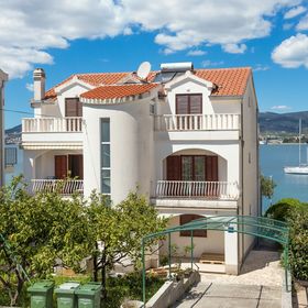 Apartmanok A Tenger Mellett Okrug Gornji, Ciovo - 9694 Okrug Gornji