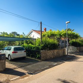 Apartment Lesic Njivice Krk