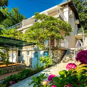 Apartments Puskar Njivice