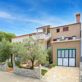 Apartments Armando Fazana