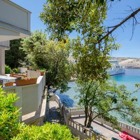 Apartments By the sea in Lopar