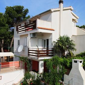 Apartments Eva Primosten