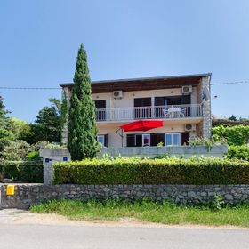 Apartments and Room Luka Klenovica