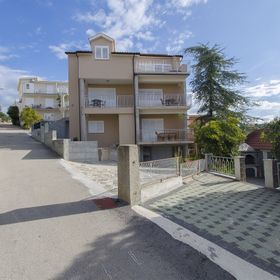 Apartments Sanja Primosten