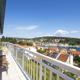 Apartments Palma Jelsa