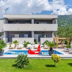 Apartments and Room Gabriel's Paradise Kastel Luksic