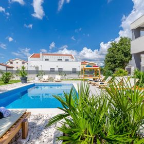 Apartments and Room Gabriel's Paradise Kastel Luksic