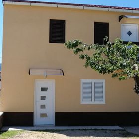 Apartment Milan Vrboska