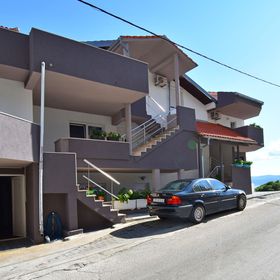 Apartments Ana Omis