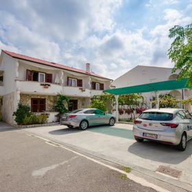 Apartments Helena Lopar