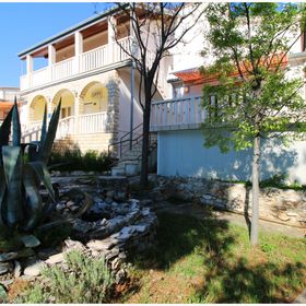 Apartments Tina Toni Primosten