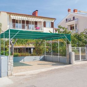 Apartments Nikola Punat