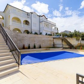 Apartments Krusica Arbanija