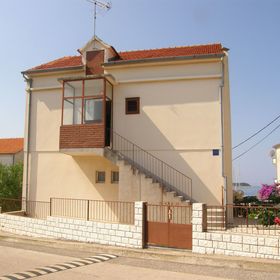 Apartments Guzela Primosten