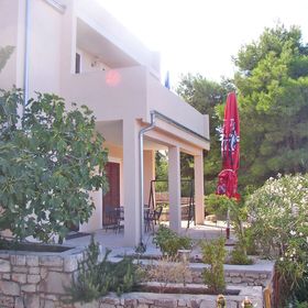 Apartments Rina Primosten