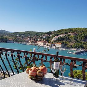 Apartments and Room Carić Jelsa