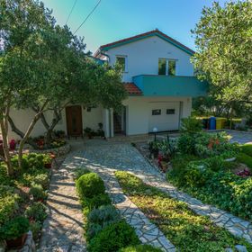 Apartment Nada Mundanije