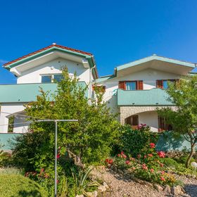 Apartment Nada Mundanije