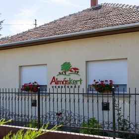 Almáskert Vendégház Fábiánsebestyén