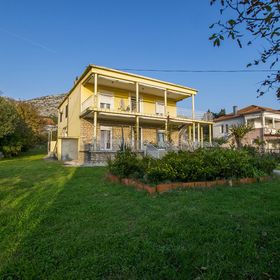 Apartmani Nada Starigrad