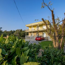 Apartmani Nada Starigrad