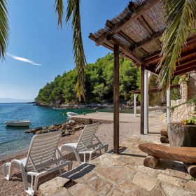 Apartments Robinzon Milivoj Bogomolje