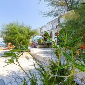 Apartments Marijana Arbanija