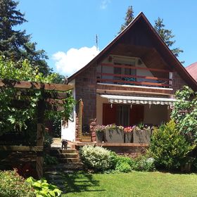 Balatonparti Kökényes Nyaralóház Balatonszepezd