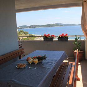 Apartmani Milić Rogoznica