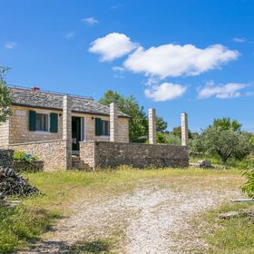 Robinzoni Ház Parkolóhellyel Supetar, Brac - 17330 Supetar