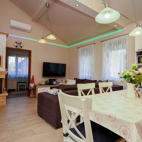 940 - Hangulatos Családi Nyaraló Balatonőszöd