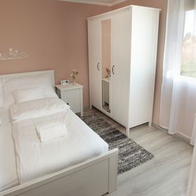 Páva Apartmanok Berekfürdő