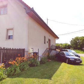 Liliom Apartman Rezi