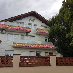 Road House Apartment**** Alsópáhok